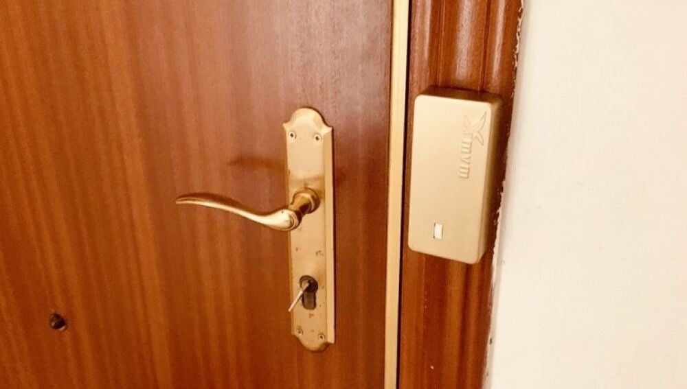 B-LOCK
