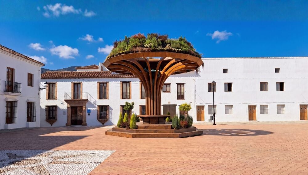 El árbol instalado en Benarrabá