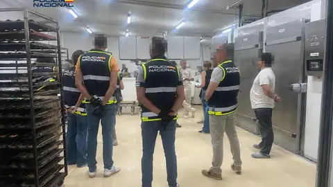 La Policía Nacional desarticula en la provincia de Palencia una organización criminal dedicada a la explotación laboral de migrantes .