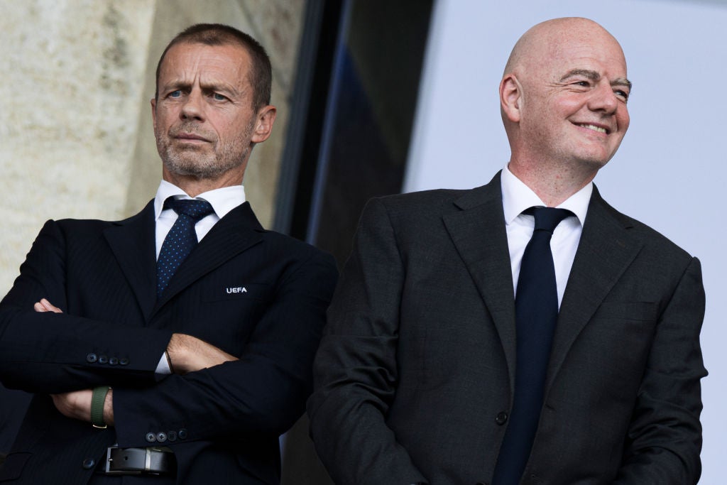 La UEFA amenaza con romper con la FIFA y dejar fuera a las selecciones europeas del Mundial por la entrada de inversores privados La UEFA amenaza con romper con la FIFA y dejar fuera a las selecciones europeas del Mundial por la entrada de inversores privados
