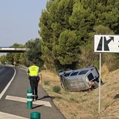 Un fallecido en la A-23 en Almudévar tras volcar su furgoneta Un fallecido en la A-23 en Almudévar tras volcar su furgoneta