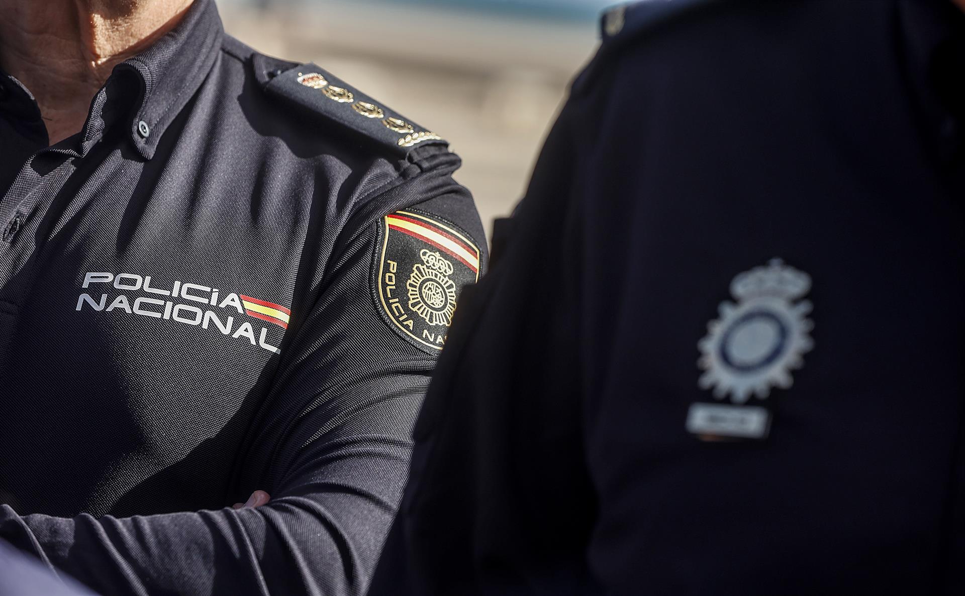 Seis detenidos acusados de explotar sexualmente a mujeres en dos viviendas de Santa Pola Seis detenidos acusados de explotar sexualmente a mujeres en dos viviendas de Santa Pola