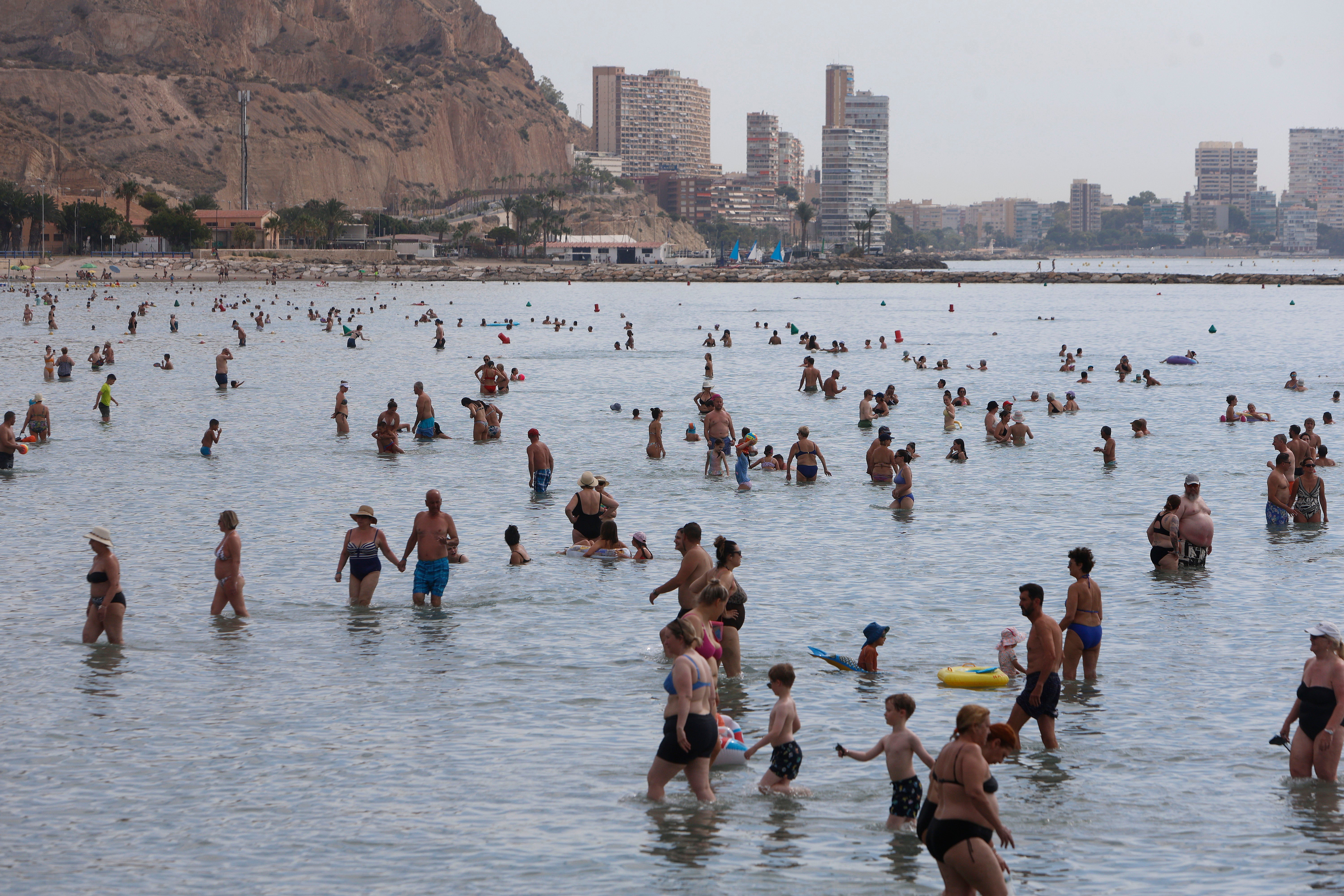 Julio se despide de la Comunitat con máximas al alza y agosto llega con amenaza de tormentas Julio se despide de la Comunitat con máximas al alza y agosto llega con amenaza de tormentas