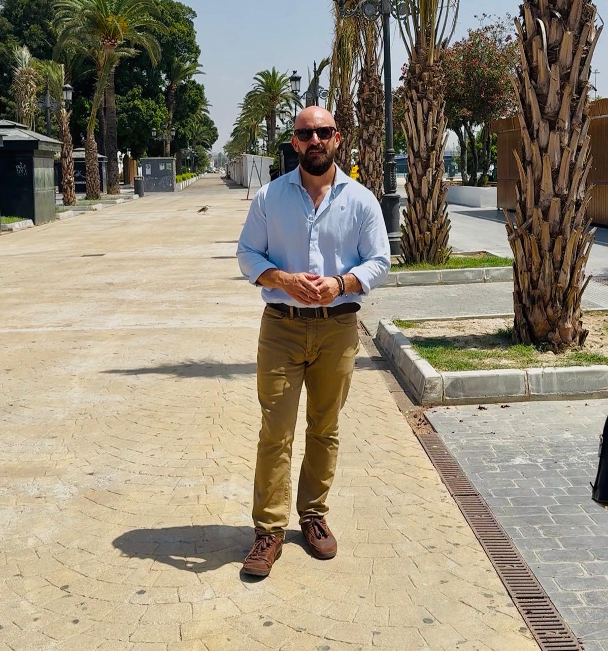 El Ayuntamiento de El Puerto reverdecerá el centro y completará la recuperación del paseo de palmeras del Parque Calderón El Ayuntamiento de El Puerto reverdecerá el centro y completará la recuperación del paseo de palmeras del Parque Calderón