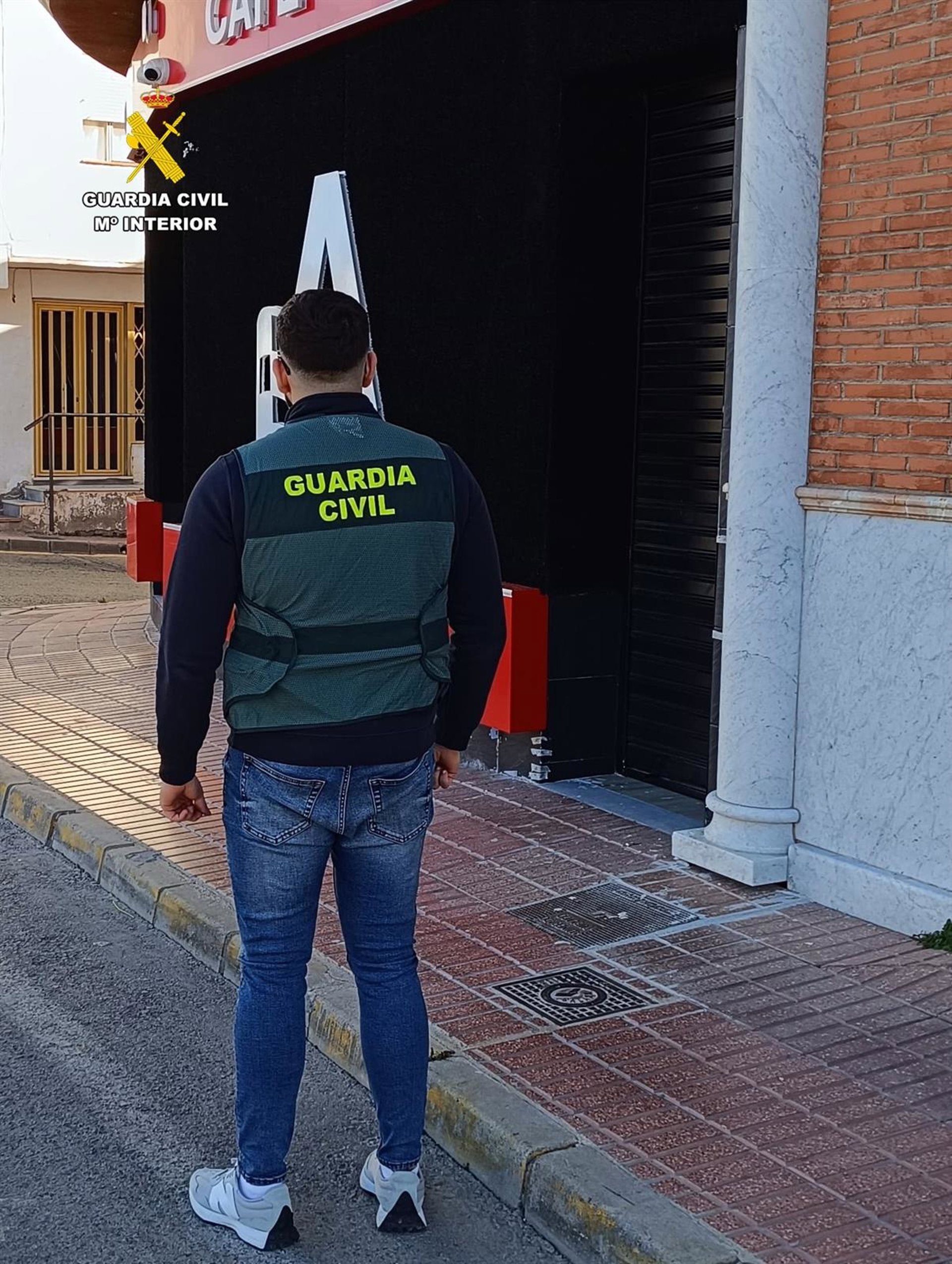 Suplanta la identidad de un vecino de Almería para apostar online con un DNI falso Suplanta la identidad de un vecino de Almería para apostar online con un DNI falso