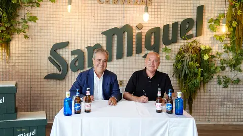San Miguel y Unicaja Baloncesto renuevan por cinco temporadas más San Miguel y Unicaja Baloncesto renuevan por cinco temporadas más