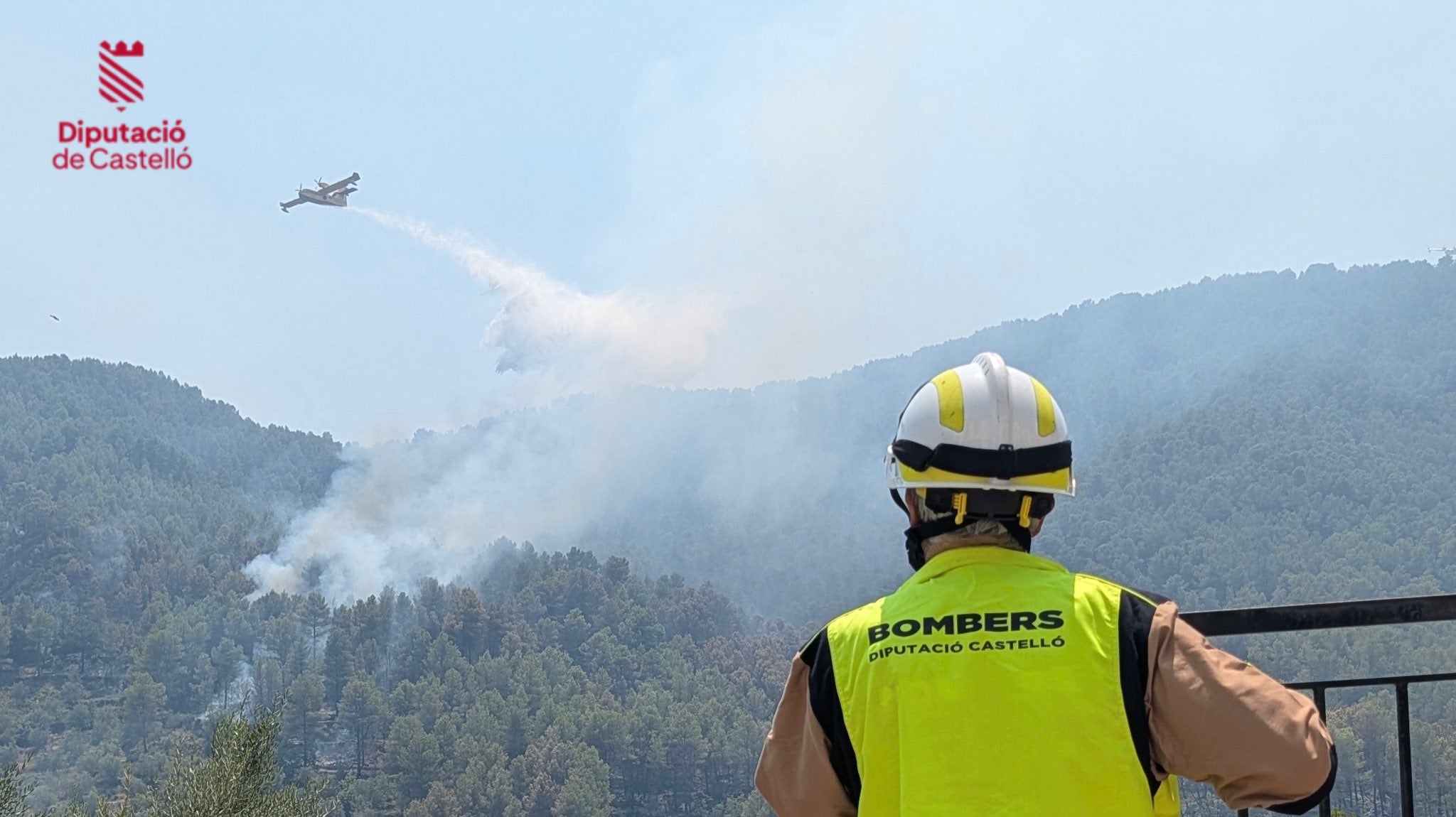 El incendio de la Vall d'Uixó evoluciona favorablemente, podría quedar estabilizado este viernes y mantiene a unas 2.800 personas evacuadas El incendio de la Vall d'Uixó evoluciona favorablemente, podría quedar estabilizado este viernes y mantiene a unas 2.800 personas evacuadas