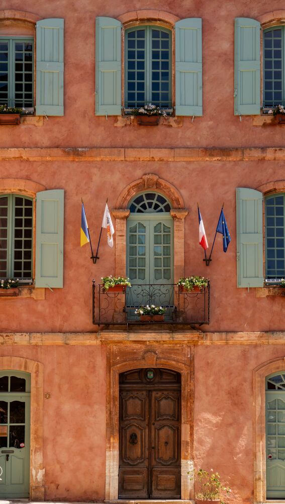 Las casas de Roussillon visten ocres 