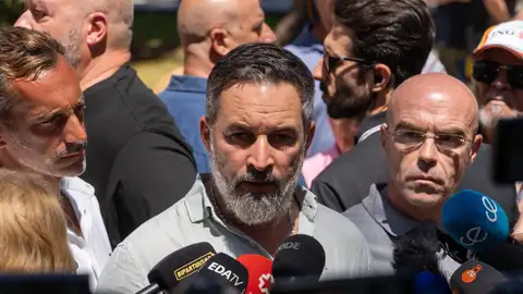 l presidente de Vox, Santiago Abascal, hace unas declaraciones este domingo en Ceuta. l presidente de Vox, Santiago Abascal, hace unas declaraciones este domingo en Ceuta.