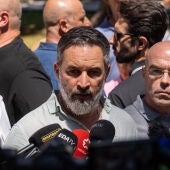 l presidente de Vox, Santiago Abascal, hace unas declaraciones este domingo en Ceuta.