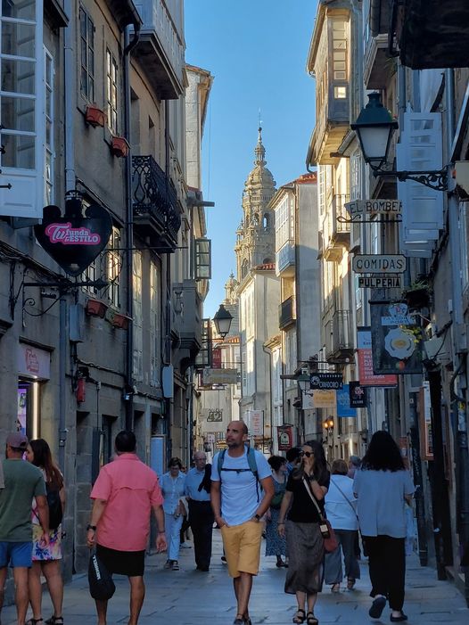Autónomos compostelanos critican el "deterioro" del casco histórico y reclama más apoyo al emprendimiento en Santiago Autónomos compostelanos critican el "deterioro" del casco histórico y reclama más apoyo al emprendimiento en Santiago