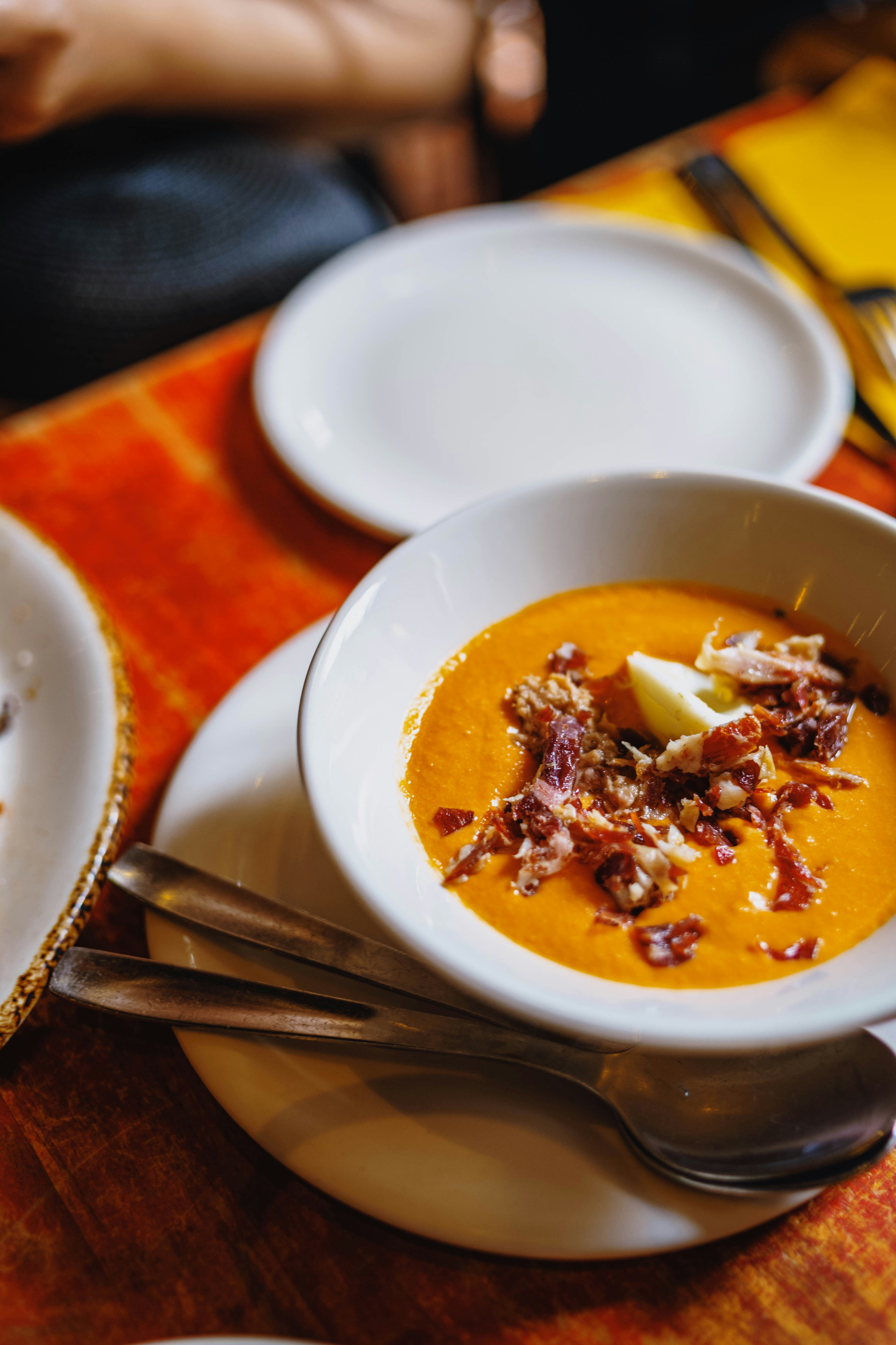 Gazpacho o salmorejo: cuál engorda menos y cuál sacia más Gazpacho o salmorejo: cuál engorda menos y cuál sacia más