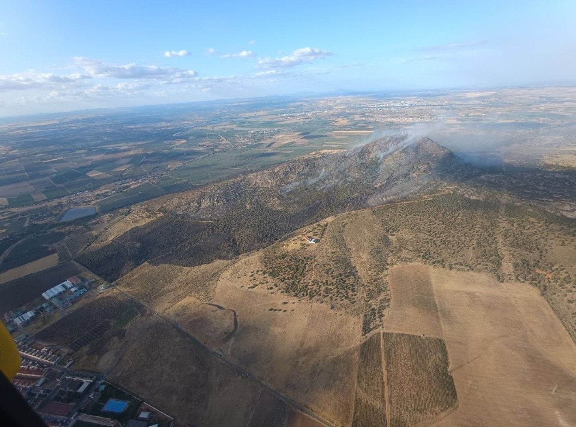 El INFOEX desactivaba el nivel 1 de peligrosidad en un incendio originado en Arroyo de San Serván El INFOEX desactivaba el nivel 1 de peligrosidad en un incendio originado en Arroyo de San Serván