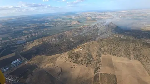 El INFOEX desactivaba el nivel 1 de peligrosidad en un incendio originado en Arroyo de San Serván El INFOEX desactivaba el nivel 1 de peligrosidad en un incendio originado en Arroyo de San Serván