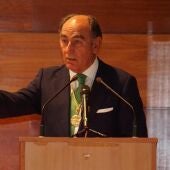 Ignacio Galán recibe la Medalla de Oro de los Cursos de La Granda por su trayectoria profesional