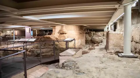 La Cripta de Santa Eulalia vuelve a abrir al público con una nueva musealización que permite recorrer la historia de Mérida desde época romana La Cripta de Santa Eulalia vuelve a abrir al público con una nueva musealización que permite recorrer la historia de Mérida desde época romana