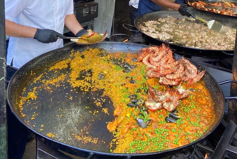 La paella cruza fronteras: la diferencia entre el símbolo valenciano y el “arroz con cosas” La paella cruza fronteras: la diferencia entre el símbolo valenciano y el “arroz con cosas”