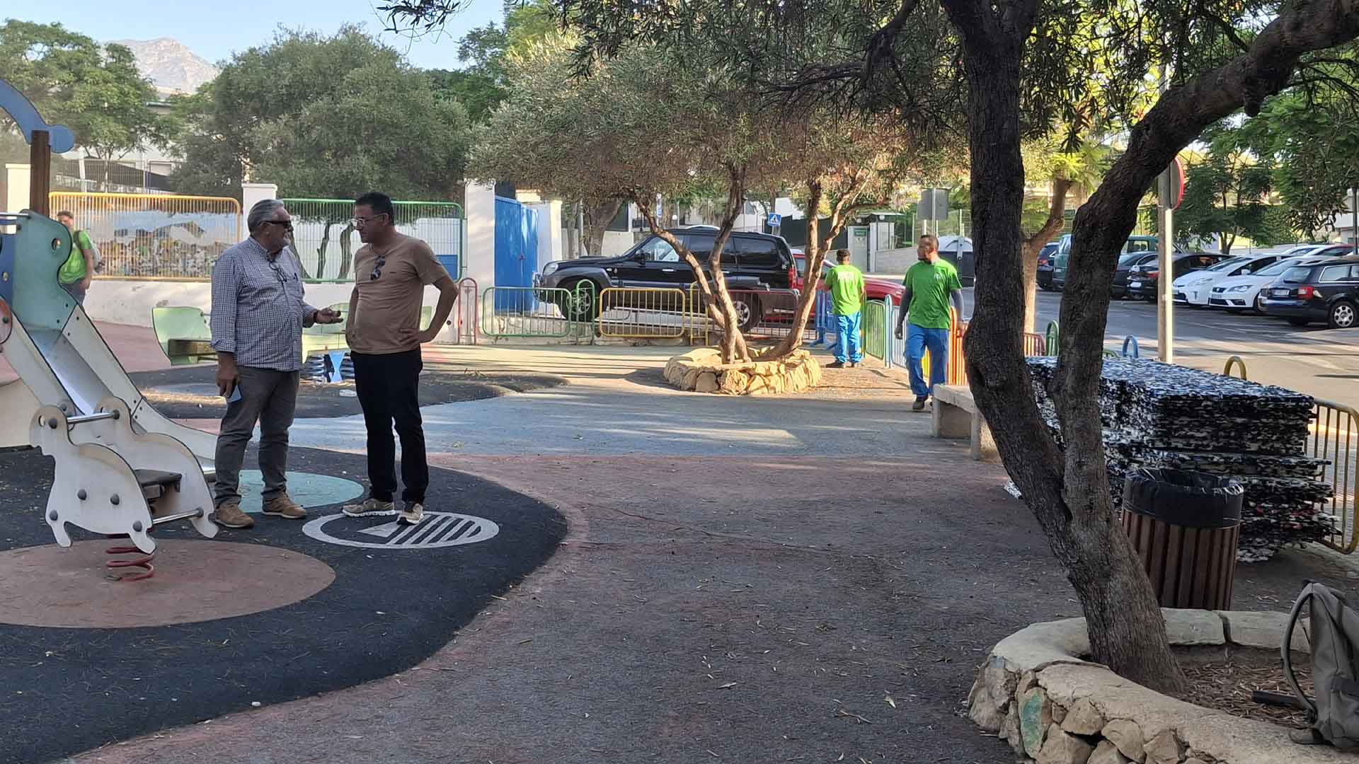 Benidorm sustituye el pavimento de seguridad de cuatro áreas infantiles para mejorar la protección de los menores Benidorm sustituye el pavimento de seguridad de cuatro áreas infantiles para mejorar la protección de los menores