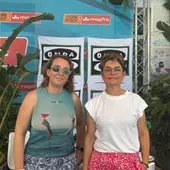 María Luis Bennassar, directora comercial de la escuela náutica s'Algar, en compañía de la periodista Elka Dimitrova María Luis Bennassar, directora comercial de la escuela náutica s'Algar, en compañía de la periodista Elka Dimitrova