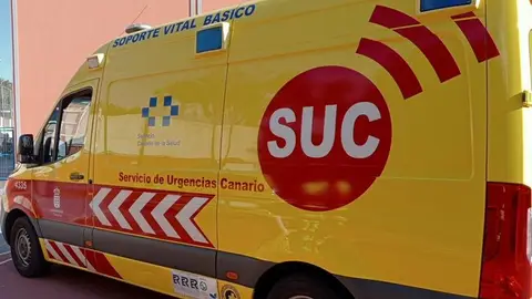 Ambulancia del Servicio de Urgencias Canario (SUC). Ambulancia del Servicio de Urgencias Canario (SUC).