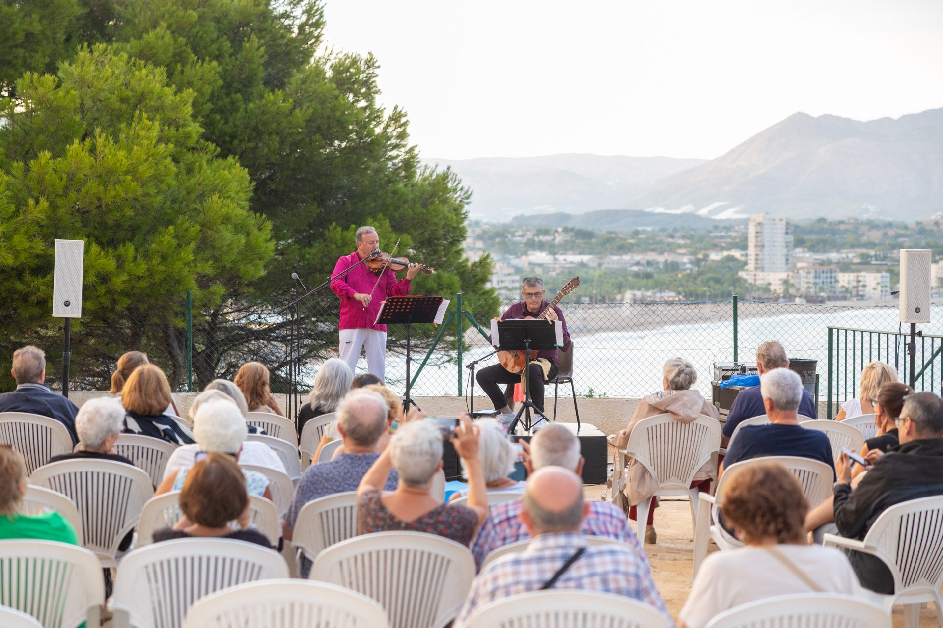 Cuatro escenarios con encanto para celebrar la X edición de ‘Conciertos a la llum de la lluna’ en l’Alfàs Cuatro escenarios con encanto para celebrar la X edición de ‘Conciertos a la llum de la lluna’ en l’Alfàs