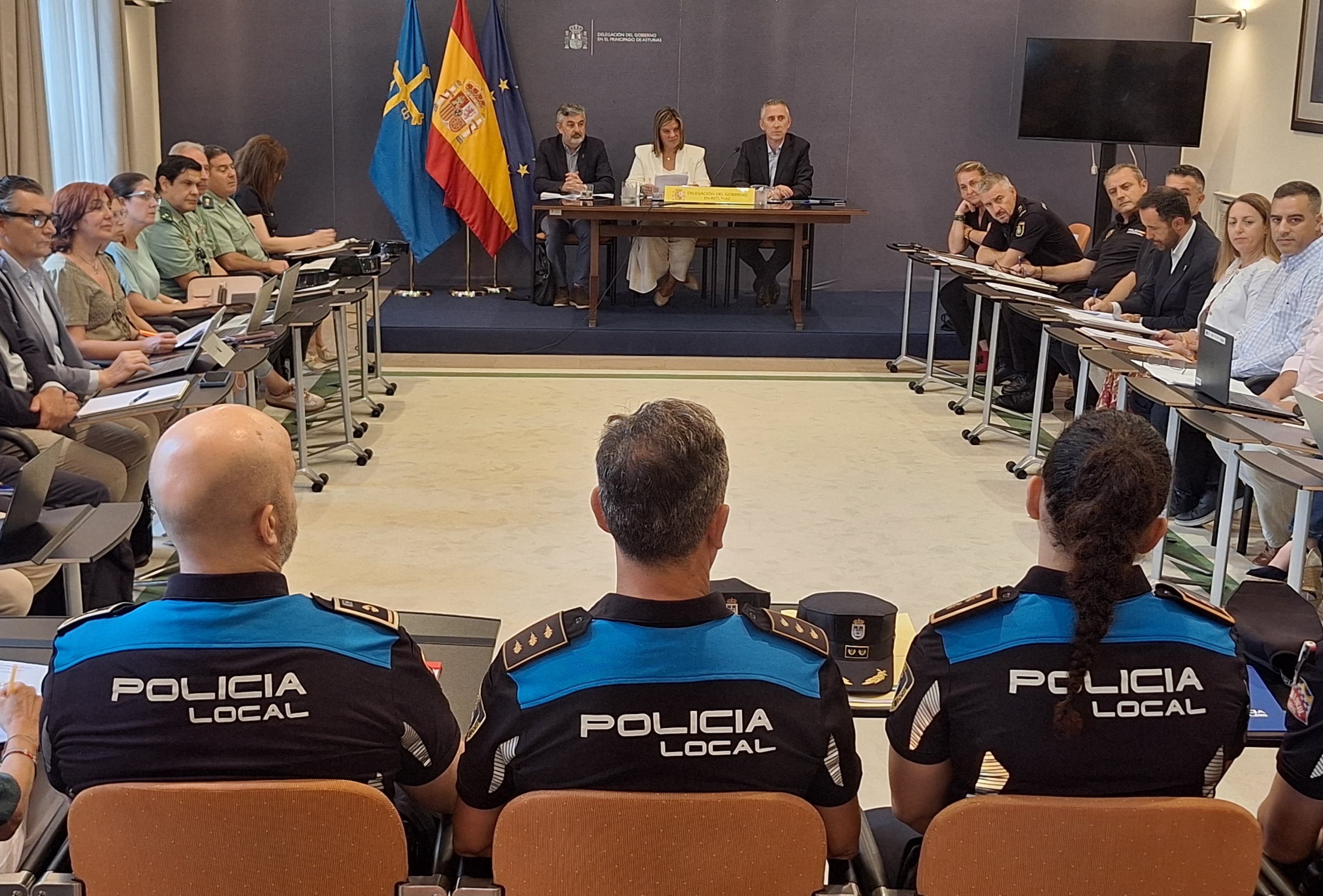 Tráfico pide a los transportistas que eviten circular en las horas claves de la jornada del eclipse Tráfico pide a los transportistas que eviten circular en las horas claves de la jornada del eclipse