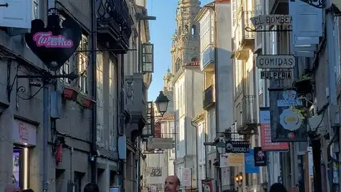Santiago recauda 1,76 millones con la tasa turística desde su entrada en vigor y presenta la marca que identificará los proyectos financiados Santiago recauda 1,76 millones con la tasa turística desde su entrada en vigor y presenta la marca que identificará los proyectos financiados