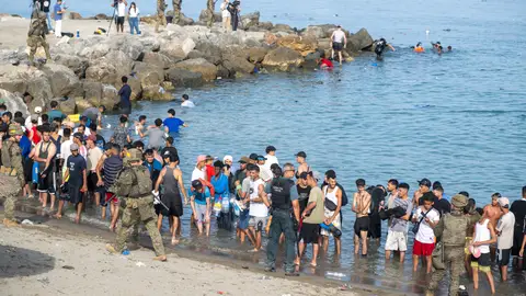 Imágenes de la invasión de migrantes vivida en Ceuta. Imágenes de la invasión de migrantes vivida en Ceuta.