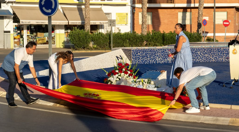 Santa Pola recuerda a las víctimas del atentado terrorista perpetrado por ETA Santa Pola recuerda a las víctimas del atentado terrorista perpetrado por ETA