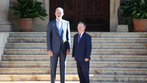 El Rey VI junto a Juan Jesús Vivas Lara, presidente de la Ciudad Autónoma de Ceuta, en el Palacio de Marivent, a 6 de agosto de 2026, en Palma de Mallorca El Rey VI junto a Juan Jesús Vivas Lara, presidente de la Ciudad Autónoma de Ceuta, en el Palacio de Marivent, a 6 de agosto de 2026, en Palma de Mallorca