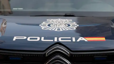 Coche de la Policía Nacional. Coche de la Policía Nacional.