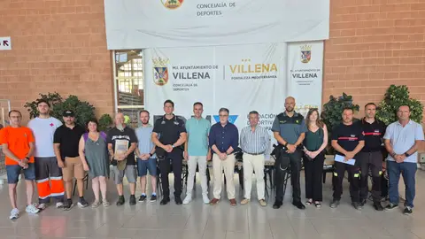 Representantes de diferentes áreas del Ayuntamiento, así como Policía Local de Villena, Guardia Civil, bomberos y Cruz Roja. Representantes de diferentes áreas del Ayuntamiento, así como Policía Local de Villena, Guardia Civil, bomberos y Cruz Roja.