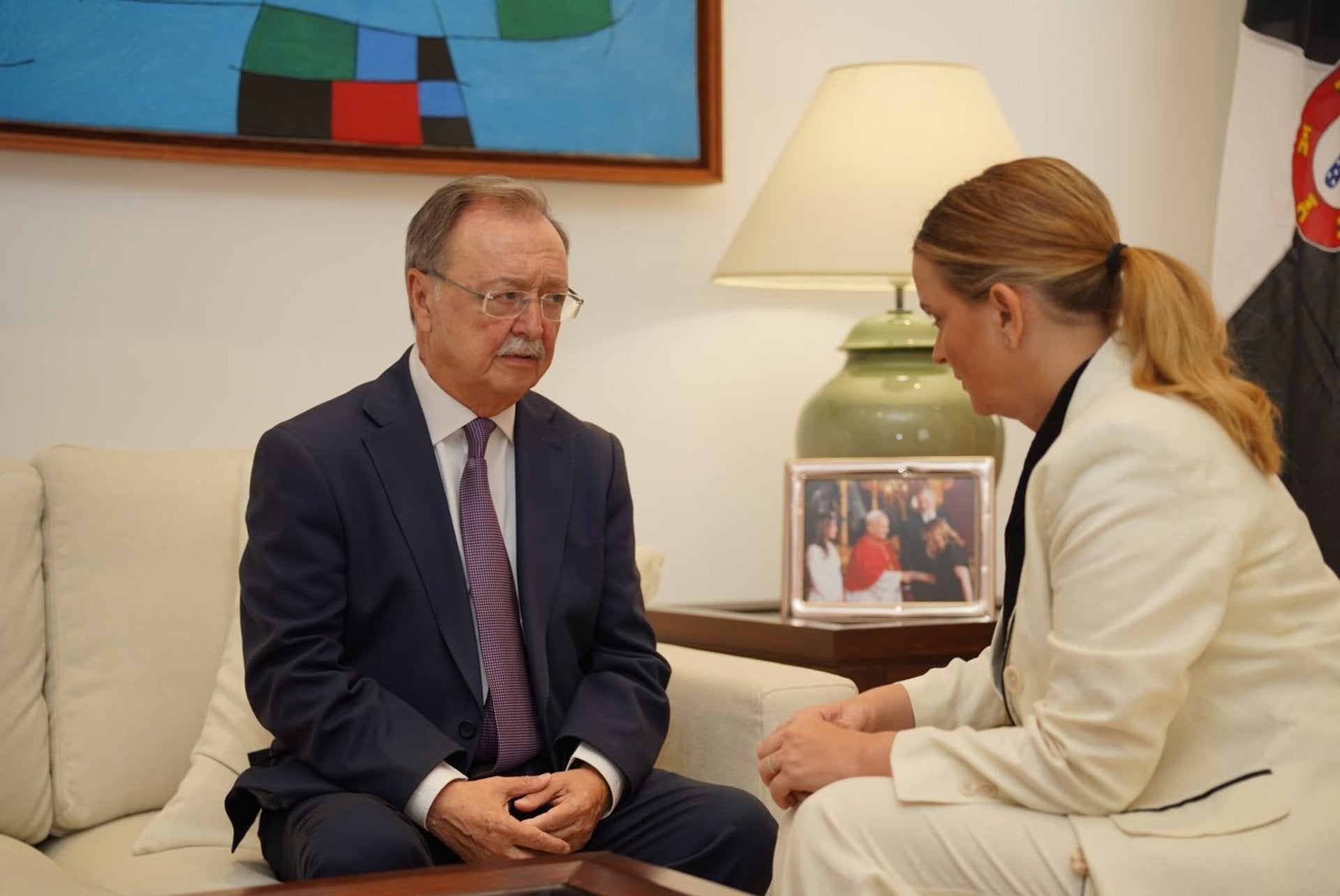 El presidente de Ceuta traslada a Prohens la "grave situación" que atraviesa la ciudad tras la crisis migratoria El presidente de Ceuta traslada a Prohens la "grave situación" que atraviesa la ciudad tras la crisis migratoria