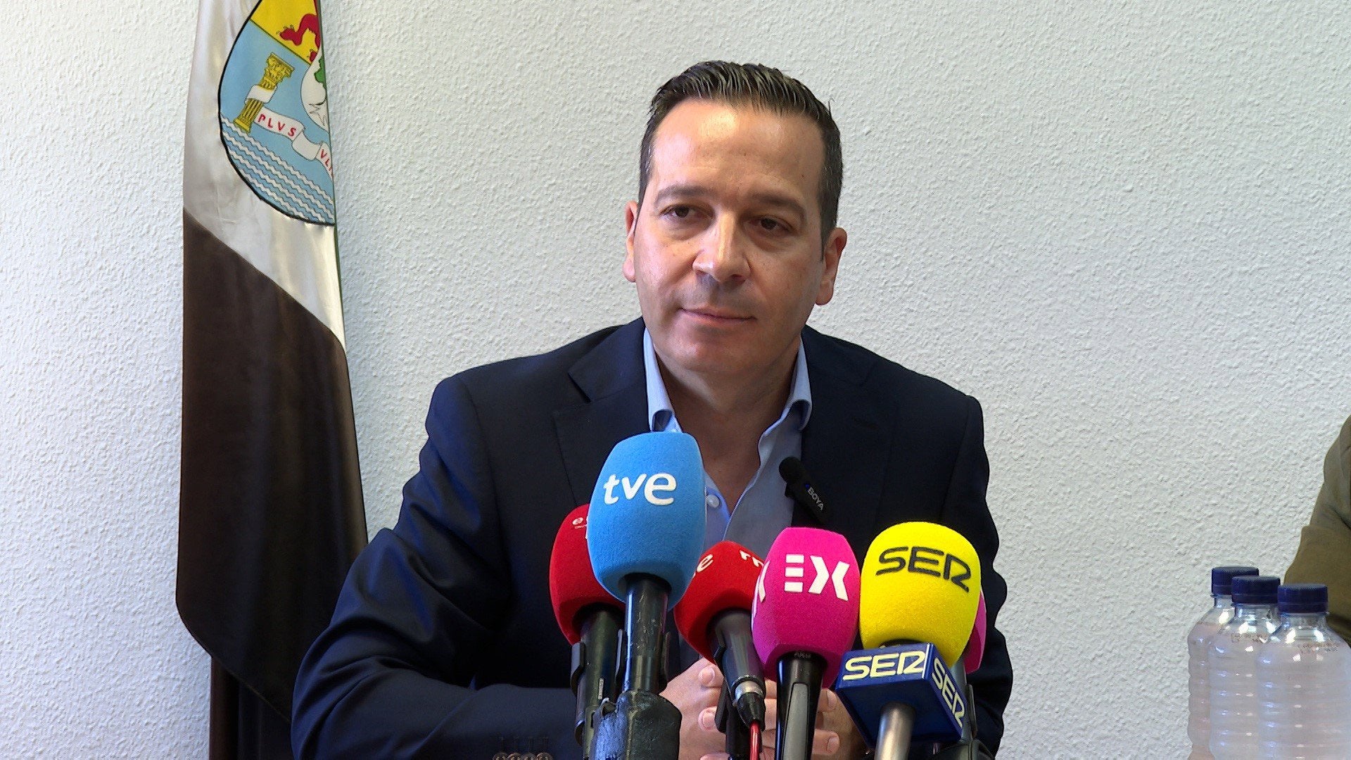 Extremadura insiste en que se opondrá "por tierra, mar y aire" a un nuevo reparto de menores no acompañados Extremadura insiste en que se opondrá "por tierra, mar y aire" a un nuevo reparto de menores no acompañados