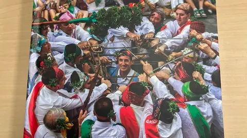 A la luz el primer libro que narra la historia de los Danzantes de Huesca A la luz el primer libro que narra la historia de los Danzantes de Huesca