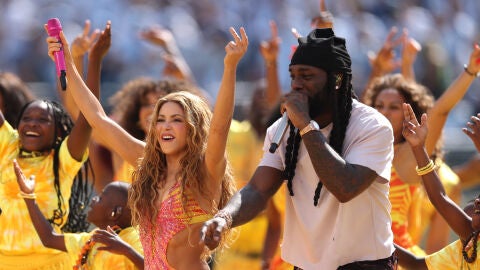 Shakira y Burna Boy en la final del Mundial 2026