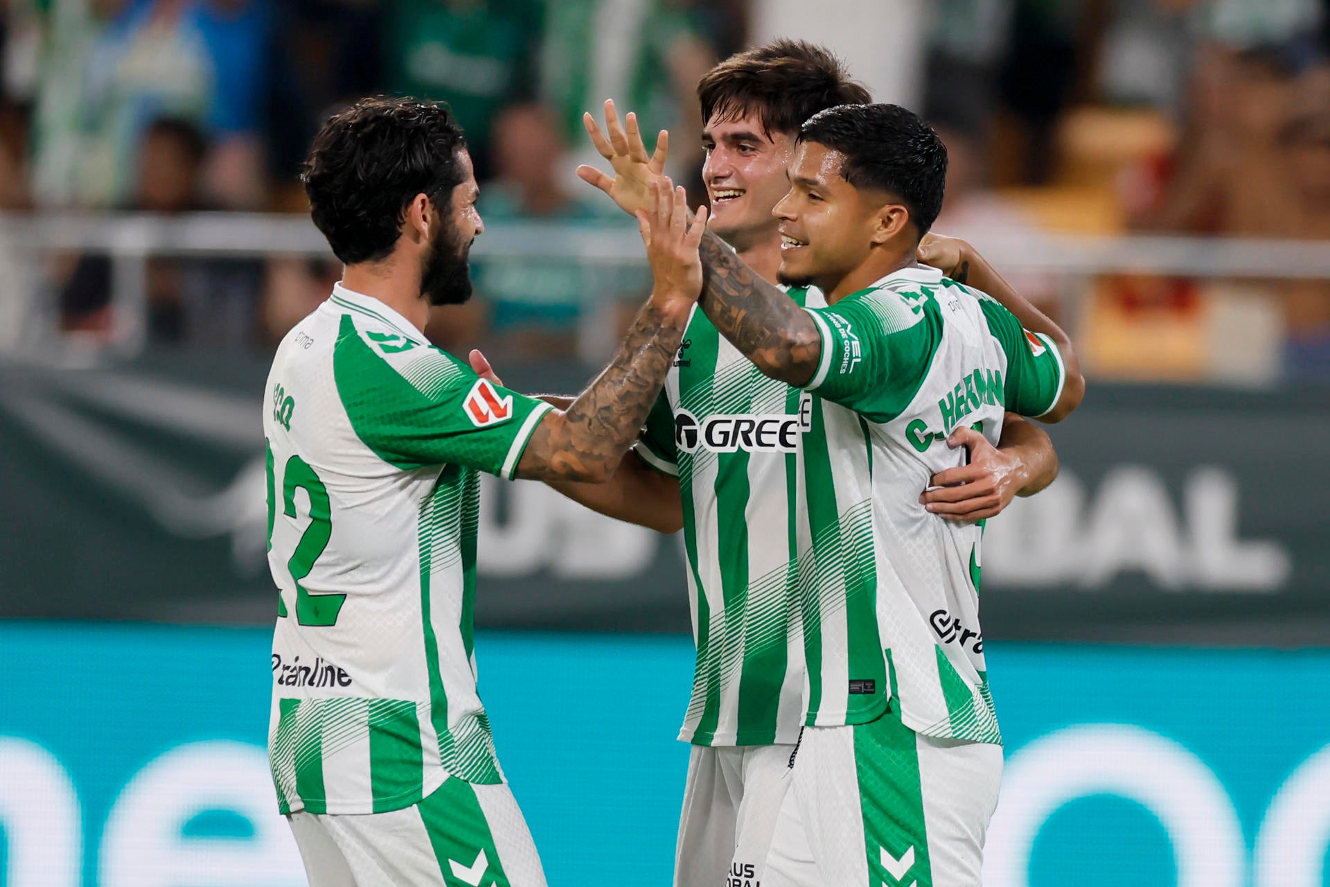 El Betis, a pesar de la falta de fichajes, no defrauda El Betis, a pesar de la falta de fichajes, no defrauda