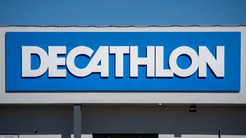 Un grupo de encapuchados atraca el Decathlon de Getafe tras amenazar a clientes y empleados Un grupo de encapuchados atraca el Decathlon de Getafe tras amenazar a clientes y empleados