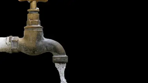 El Ayuntamiento de Santiago recuerda las restricciones y recomendaciones sobre el consumo de agua ante la prealerta sobre la escasez en el Tambre El Ayuntamiento de Santiago recuerda las restricciones y recomendaciones sobre el consumo de agua ante la prealerta sobre la escasez en el Tambre