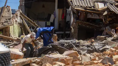 Search and rescue teams carry out operations amid the rubble of a collapsed building following a powerful magnitude 7.4 earthquake in Pereira, Colombia, on August 10, 2026. Search and rescue teams carry out operations amid the rubble of a collapsed building following a powerful magnitude 7.4 earthquake in Pereira, Colombia, on August 10, 2026.
