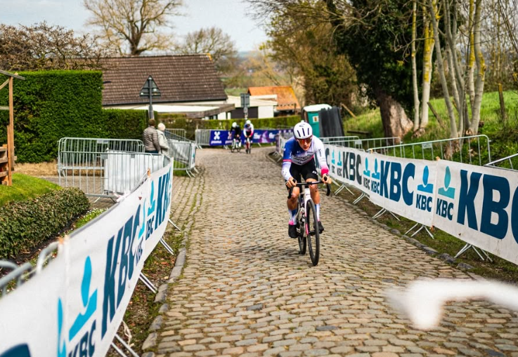 Dani Cavia busca su gran triunfo en la Vuelta a Portugal: "Una victoria aquí redondearía el año" Dani Cavia busca su gran triunfo en la Vuelta a Portugal: "Una victoria aquí redondearía el año"