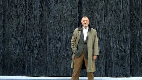 Imagen de archivo del escritor Arturo Pérez-Reverte Imagen de archivo del escritor Arturo Pérez-Reverte