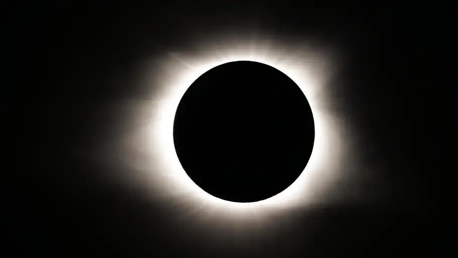 Vista de archivo de un eclipse de sol total. Vista de archivo de un eclipse de sol total.