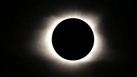 Vista de archivo de un eclipse de sol total. Vista de archivo de un eclipse de sol total.