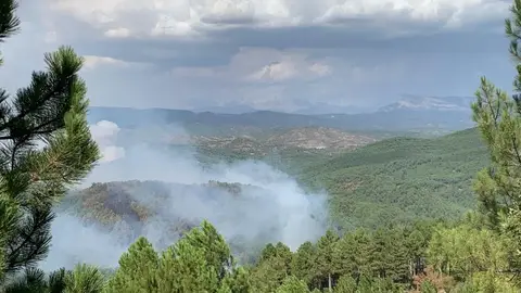 Evolución del incendio en el flanco norte Evolución del incendio en el flanco norte