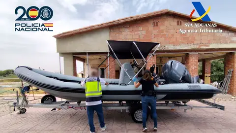 Detenidos en Alicante cinco miembros de una organización que traficaba con migrantes y droga entre Argelia y la costa levantina Detenidos en Alicante cinco miembros de una organización que traficaba con migrantes y droga entre Argelia y la costa levantina
