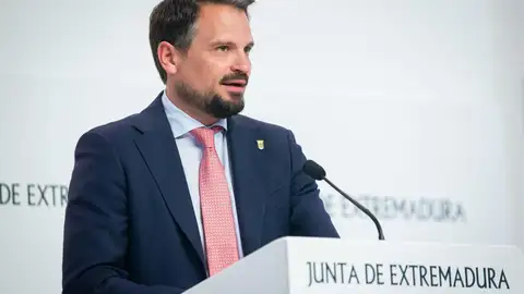 La Junta lamenta el "error técnico" en la licitación del transporte escolar y estudia fórmulas para prestar un servicio que garantiza La Junta lamenta el "error técnico" en la licitación del transporte escolar y estudia fórmulas para prestar un servicio que garantiza