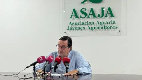 Asaja Extremadura asegura que los acuerdos de Mercosur dejan "eclipsados" a unos 6.200 ganaderos de vacuno Asaja Extremadura asegura que los acuerdos de Mercosur dejan "eclipsados" a unos 6.200 ganaderos de vacuno