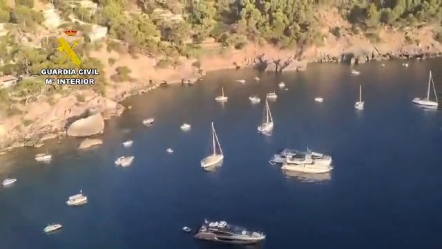 As&iacute; se vio desde el aire la costa de Mallorca en la tarde del eclipse solar 