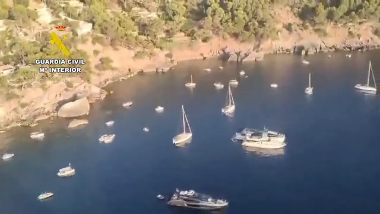 Así se vio desde el aire la costa de Mallorca en la tarde del eclipse solar Así se vio desde el aire la costa de Mallorca en la tarde del eclipse solar